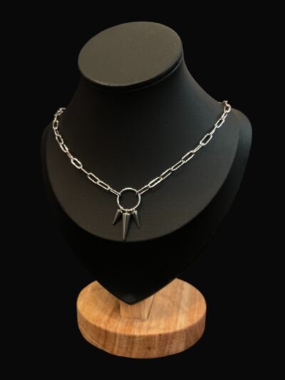 SPIKY NECKLACE