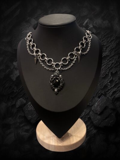 NIGHTWARD CHOKER
